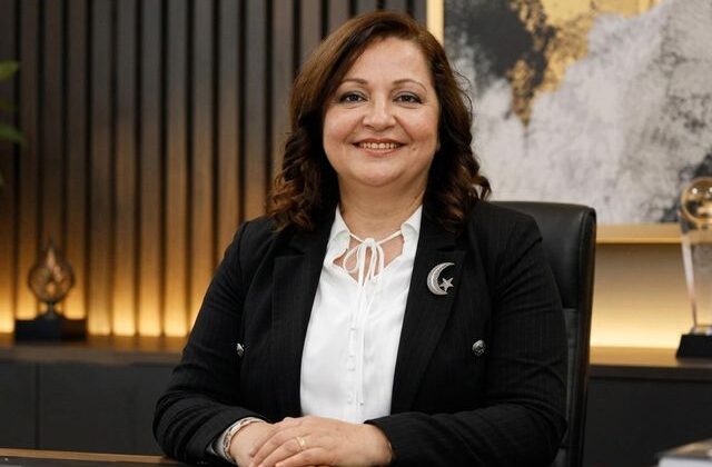 Burcu Köksal’ın bugün AK Parti’ye geçmesi bekleniyor! Rozetini Erdoğan takacak