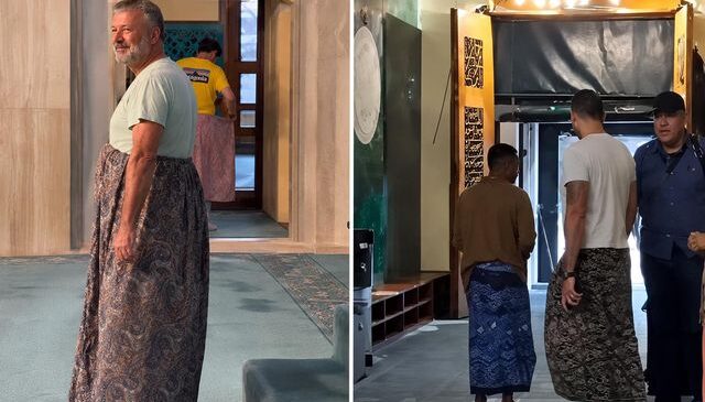 Bursa’da erkek turistler camiye etek giyerek girdi