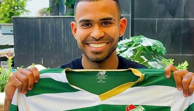 Bursaspor’dan tarihi transfer: 4 yıl sonra ilk kez yabancı oyuncuya imza attırabildiler
