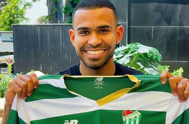Bursaspor’dan tarihi transfer: 4 yıl sonra ilk kez yabancı oyuncuya imza attırabildiler