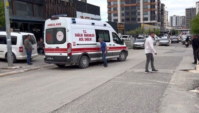8. kattan düşen genç kız hayatını kaybetti