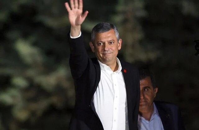 Çatlak söylentileri vardı! İşte grup başkanı seçilen Özgür Özel’in aldığı oy sayısı