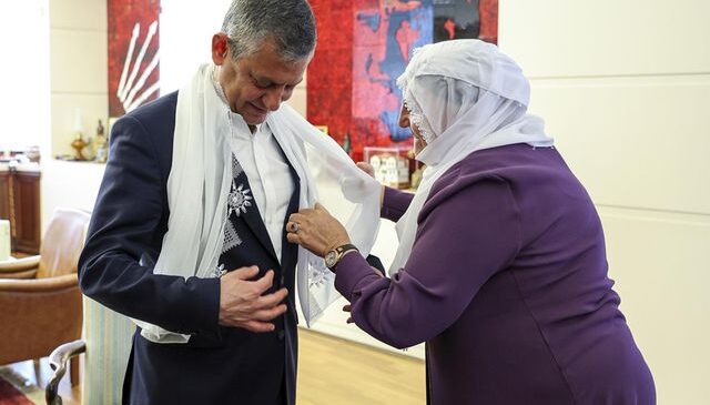 Barış Anneleri CHP’yi ziyaret etti