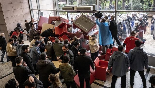 CHP Genel Merkezi arbede sonrası savaş alanına döndü