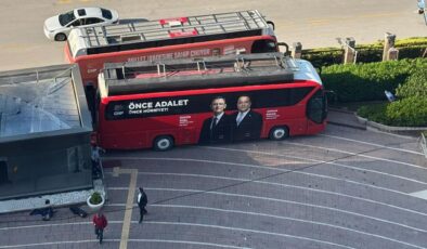 CHP Genel Merkezi’nde tarihe geçen fotoğraf