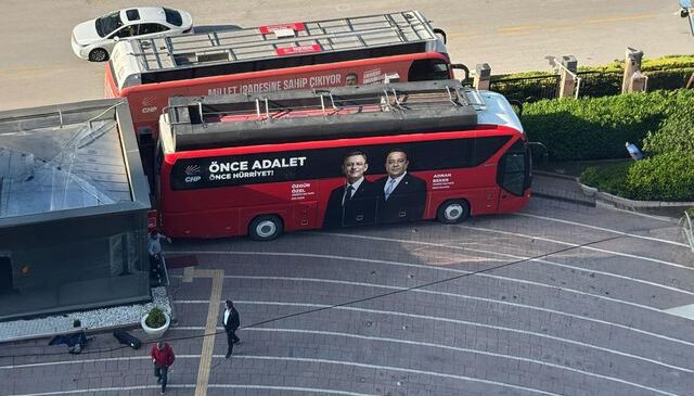CHP Genel Merkezi’nde tarihe geçen fotoğraf