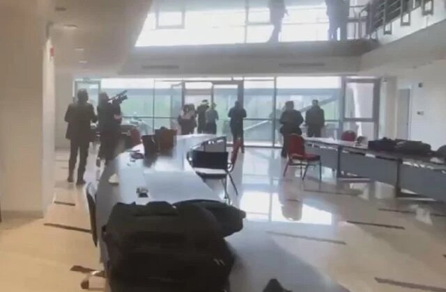 CHP Genel Merkezi’nin içi savaş alanına döndü! Göz gözü görmüyor