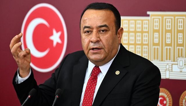 CHP’li Adnan Beker resti çekti: Kılıçdaroğlu ile çalışmam, istifa ederim