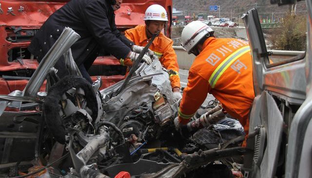 Çin’de katliam gibi kaza! 13 kişi hayatını kaybetti, 3 kişi yaralandı