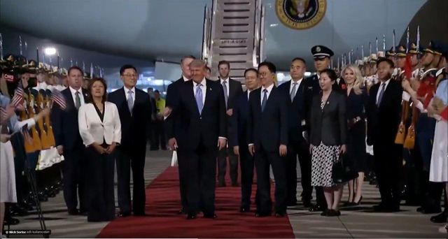 8,5 yıl sonra Çin’e ayak basan Trump, karşılama törenini görünce şaşırdı