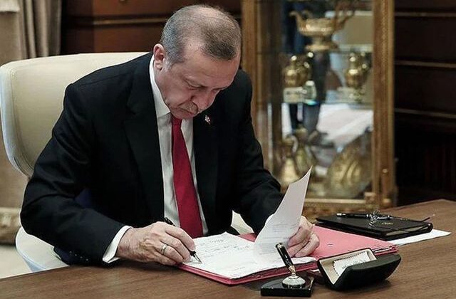 4 bakanlık ve bazı kurumlarda çok sayıda atama ve görevden alma kararı