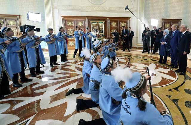 Cumhurbaşkanı Erdoğan Kazakistan’da “Dombra” ile karşılandı