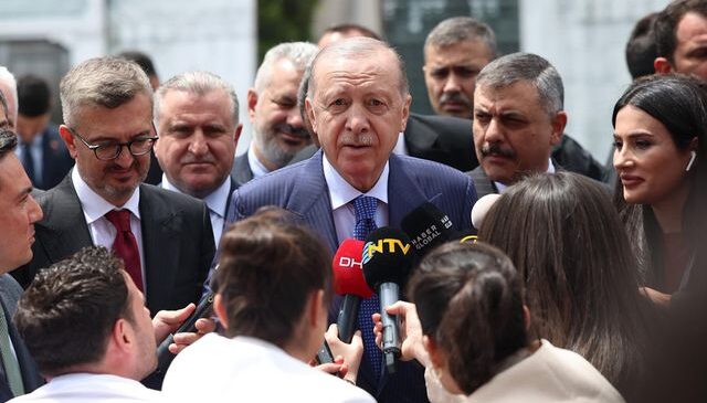 Cumhurbaşkanı Erdoğan Ayasofya’da! Cuma namazı çıkışı dikkat çeken açıklamalar