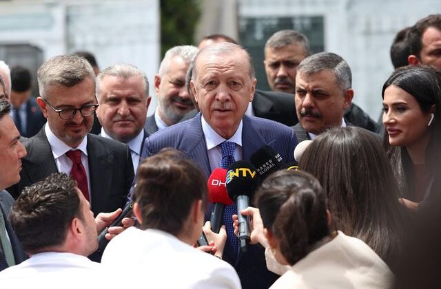 Cumhurbaşkanı Erdoğan Ayasofya’da! Cuma namazı çıkışı dikkat çeken açıklamalar
