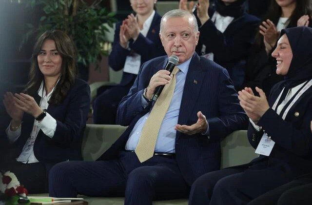 Cumhurbaşkanı Erdoğan: Gençliğin en büyük sorunu sosyal medya
