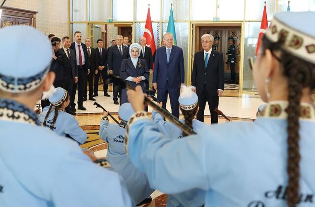 Cumhurbaşkanı Erdoğan Kazakistan’da! Resmi törenle karşılandı