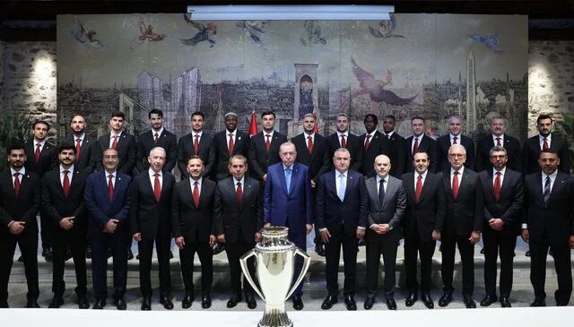 Cumhurbaşkanı Erdoğan, Süper Lig Şampiyonu Galatasaray’ı kabul etti