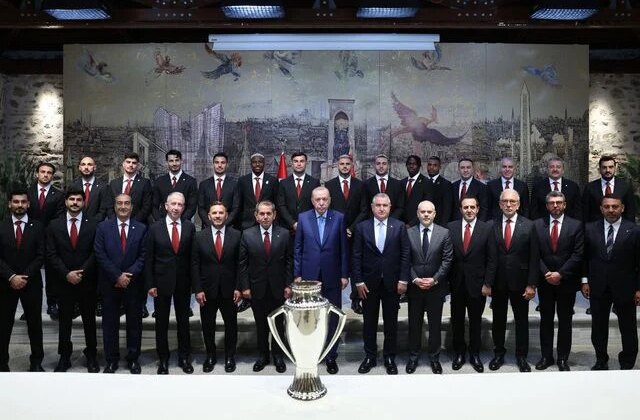 Cumhurbaşkanı Erdoğan, Süper Lig Şampiyonu Galatasaray’ı kabul etti