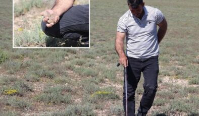 Demir çubukla arayıp buluyor, günde 40 kilo topluyor: Evin, arabasını ve arsasını aldı bile