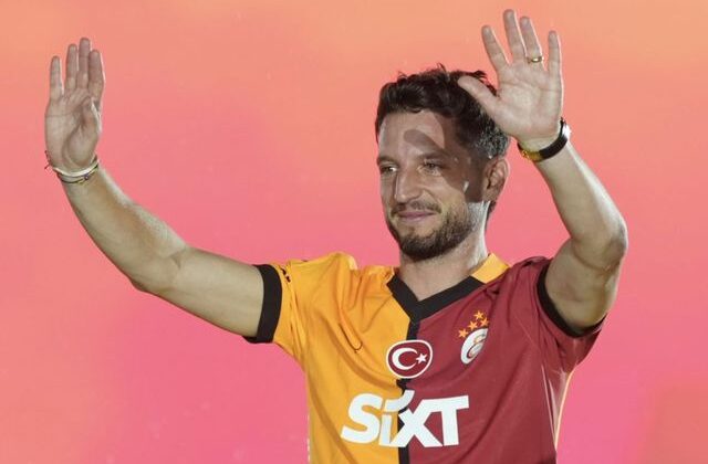 Dries Mertens yuvaya döndü