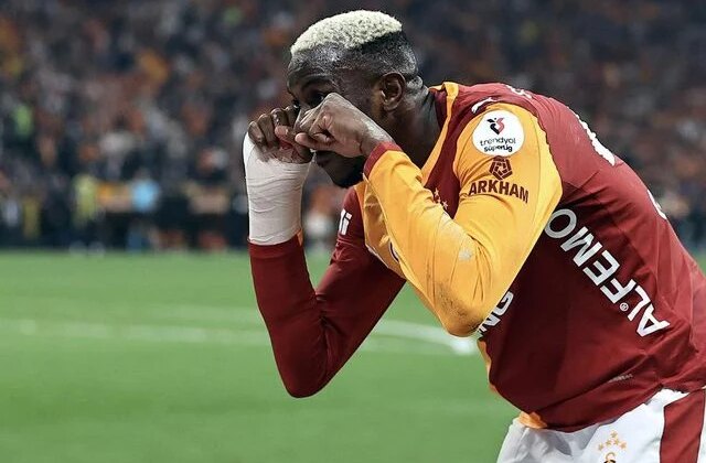 Dünyaca ünlü eski futbolcudan Osimhen çağrısı: Manchester United’a gelirse mutlu ulurum