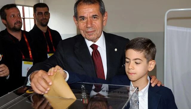 Dursun Özbek yeniden Galatasaray Başkanı seçildi