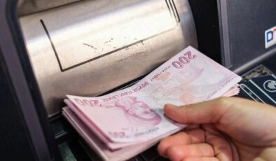 Tarihler belli oldu! Emeklilerin hesabına bu ay iki ödeme birden yatacak