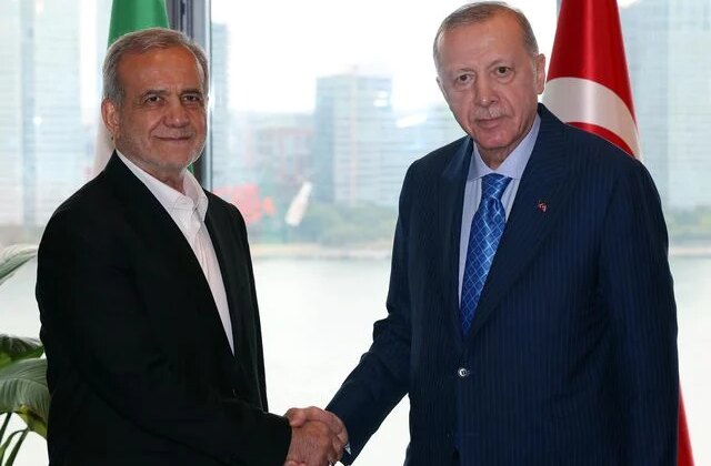 Erdoğan, Pezeşkiyan ile telefonda görüştü