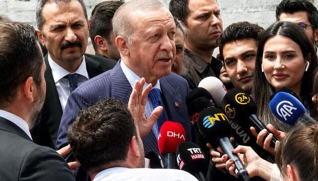 Erdoğan’a lokum ikram edildi, verdiği yanıt dikkat çekti