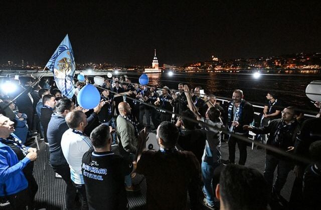 Erzurumspor FK, şampiyonluğu İstanbul Boğazı’nda kutladı! Başkandan yeni stat müjdesi