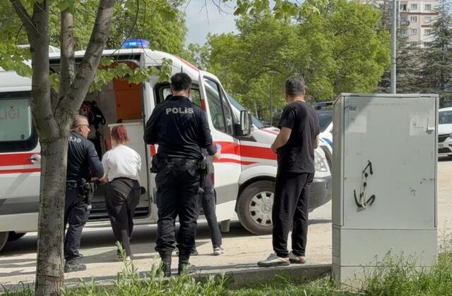 Kız çocuklarının erkek arkadaş kavgasında kan aktı