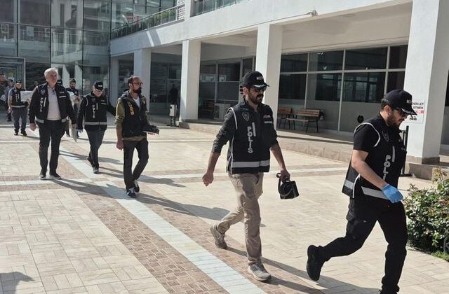 Tepebaşı Belediyesi’ne operasyon: 20 gözaltı