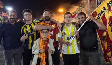 Fenerbahçeli taraftarlar da Galatasaraylıları yalnız bırakmadı