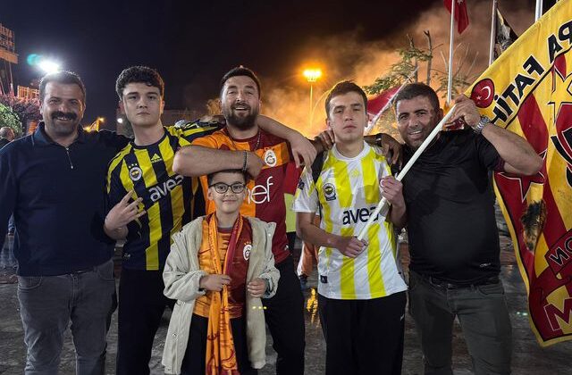 Fenerbahçeli taraftarlar da Galatasaraylıları yalnız bırakmadı