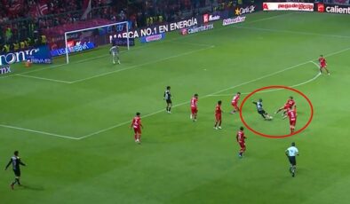 Fener’in eski yıldızından inanılmaz gol