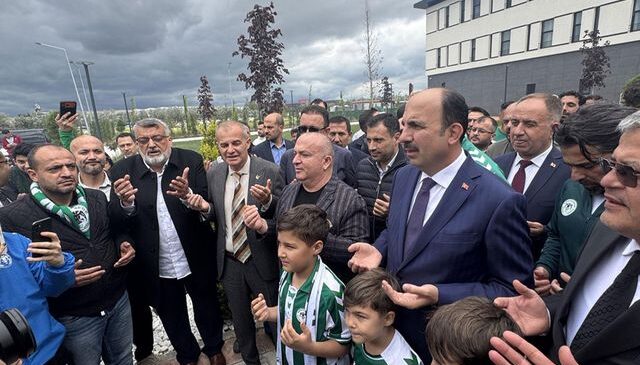 Final maçına çıkacak olan Konyaspor, Antalya’ya dualarla uğurlandı