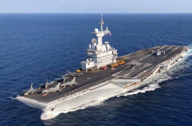 Fransa’nın amiral gemisi Charles de Gaulle Kızıldeniz’e gönderildi