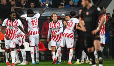 Galatasaray’a Samsun’da soğuk duş! Fenerbahçe ile puan farkı 4’e indi