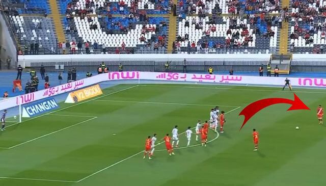 Galatasaray’ın eski yıldızından enfes bir frikik golü