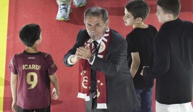 Galatasaray’ın şampiyonluk kutlamalarında Erden Timur sürprizi