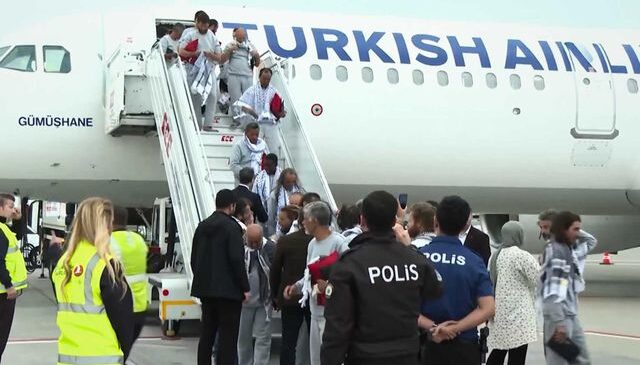 Gazze’ye umut taşırken İsrail’in alıkoyduğu Sumud filosu aktivistleri İstanbul’da