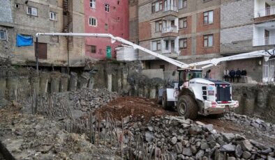 Hakkari’de 6 bina tahliye edildi