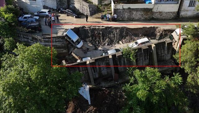 Yağışın bilançosu ağır oldu! Çöken yol araçları yuttu