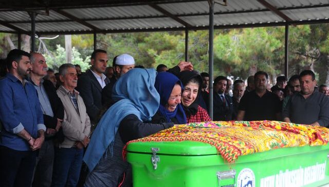 Hatay’daki selde ölen Musa’nın annesi: Polis olacaktın, nereye gidiyorsun