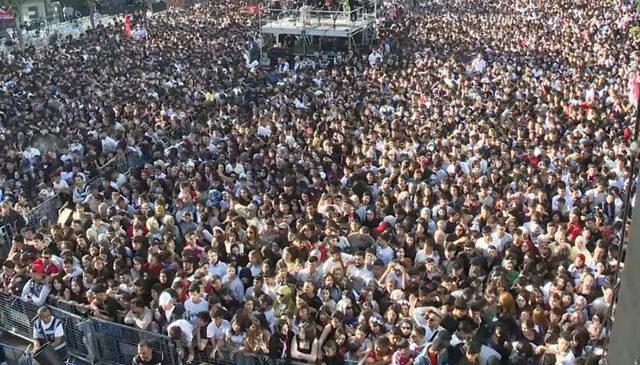 İğne atsanız yere düşmez! Batman halkı 1. Lig’e çıkmanın sevincini yaşıyor