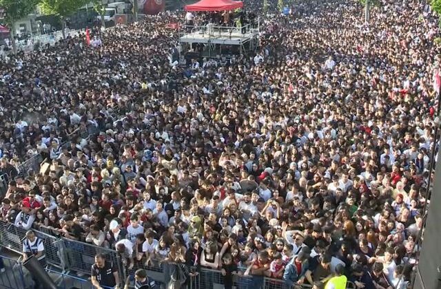 İğne atsanız yere düşmez! Batman halkı 1. Lig’e çıkmanın sevincini yaşıyor
