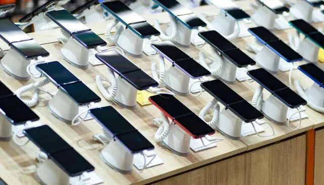 İki büyük telefon markası tek çatı altında toplandı