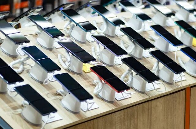 İki büyük telefon markası tek çatı altında toplandı