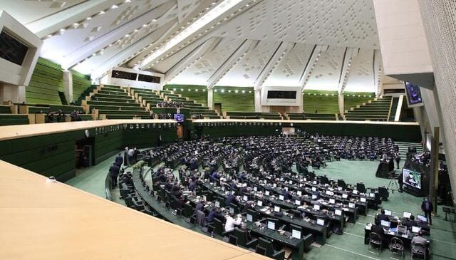İran meclisi, çevrimiçi toplanmaya başlıyor