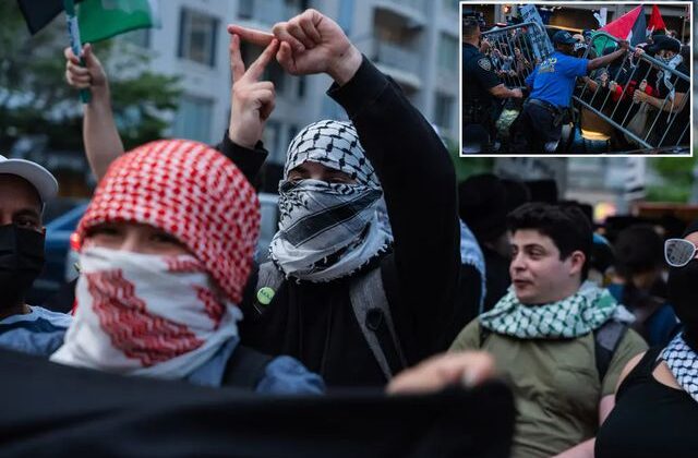 İsrail karşıtı kalabalık grup ABD’deki tarihi sinagoga saldırdı